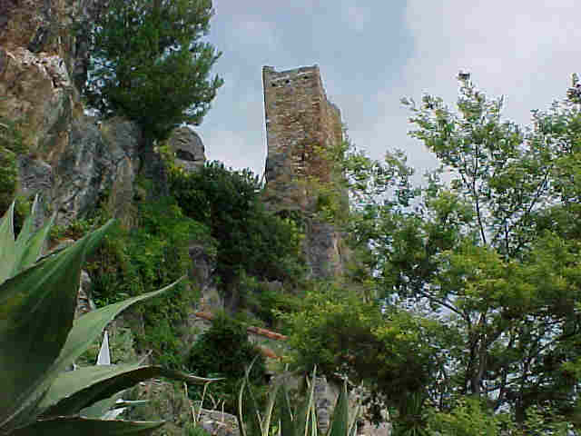 la tour de guet carolingienne
